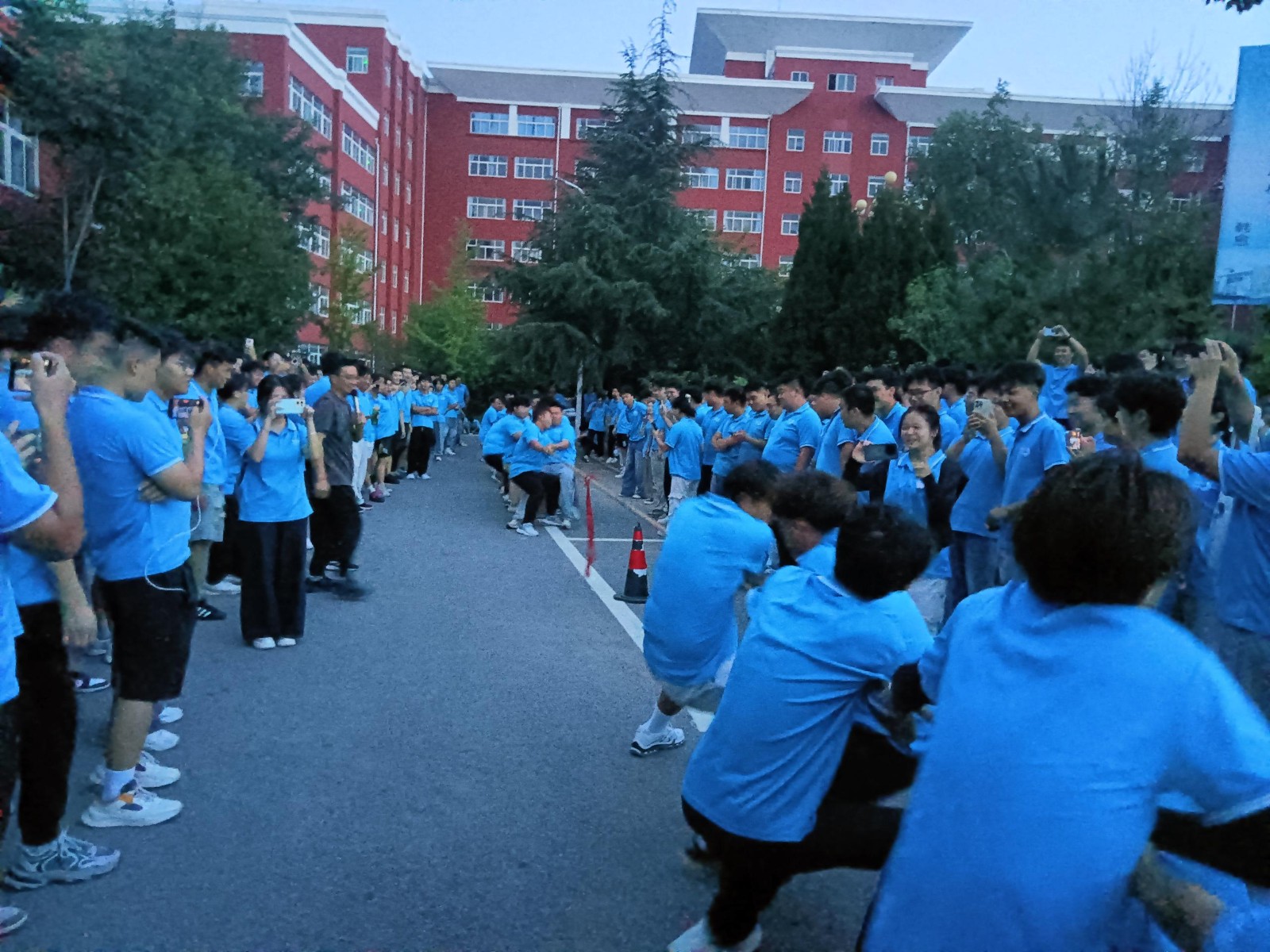 凝“新”聚?团结奋进—?025迎新活动缤纷落地